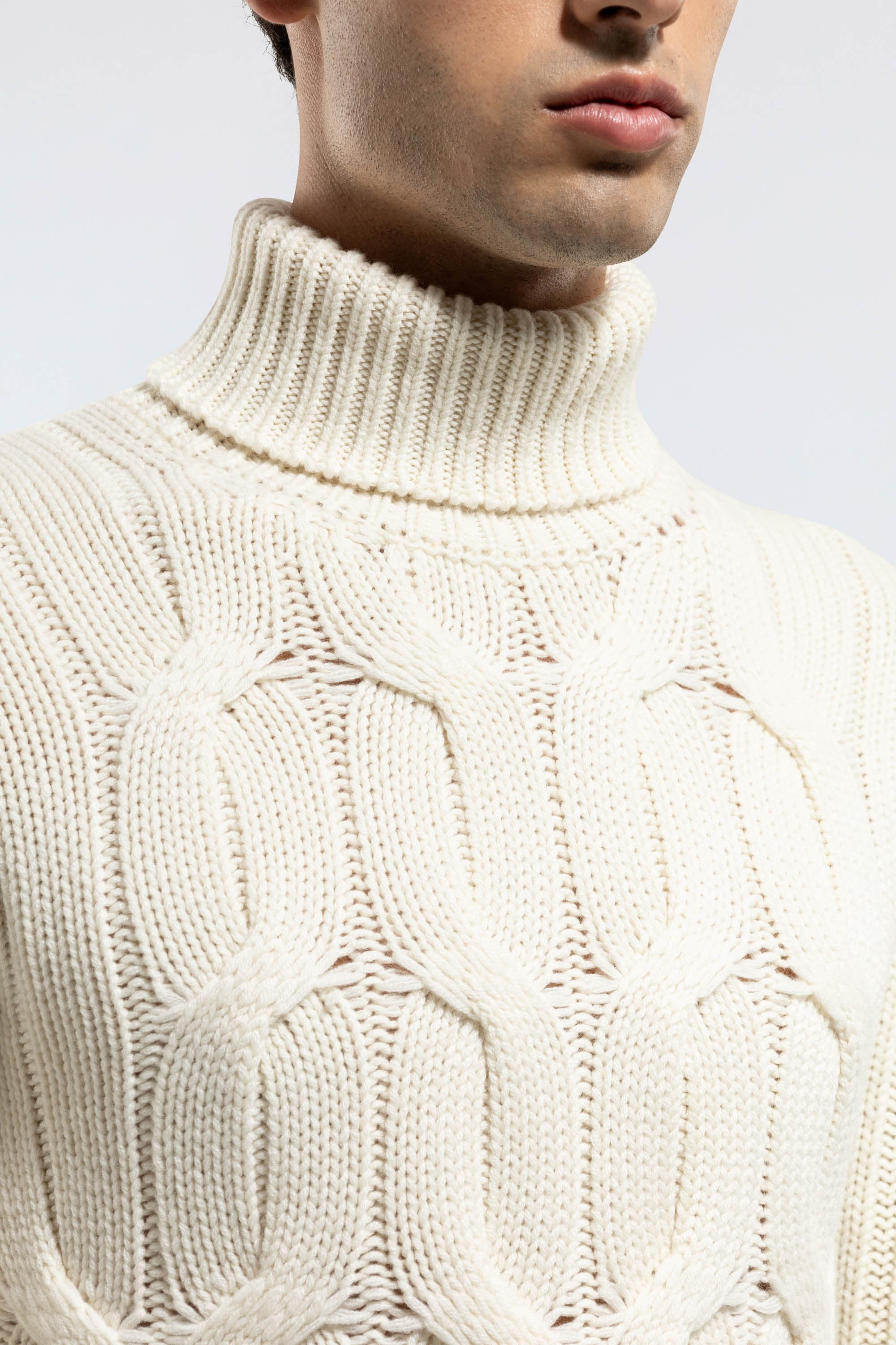 Dolcevita in Cashmere con Treccia - Image 5