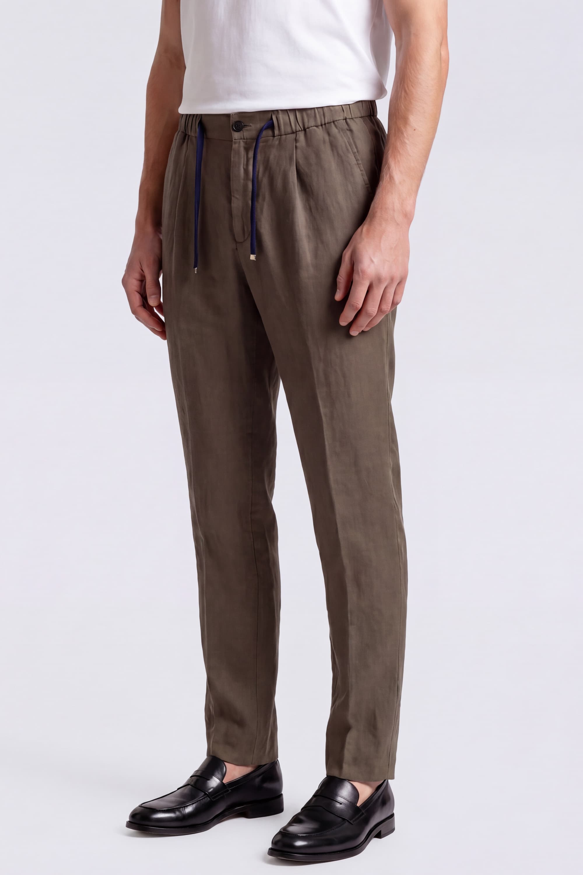 Linen Trousers with Drawstring and Pleats - Image 3