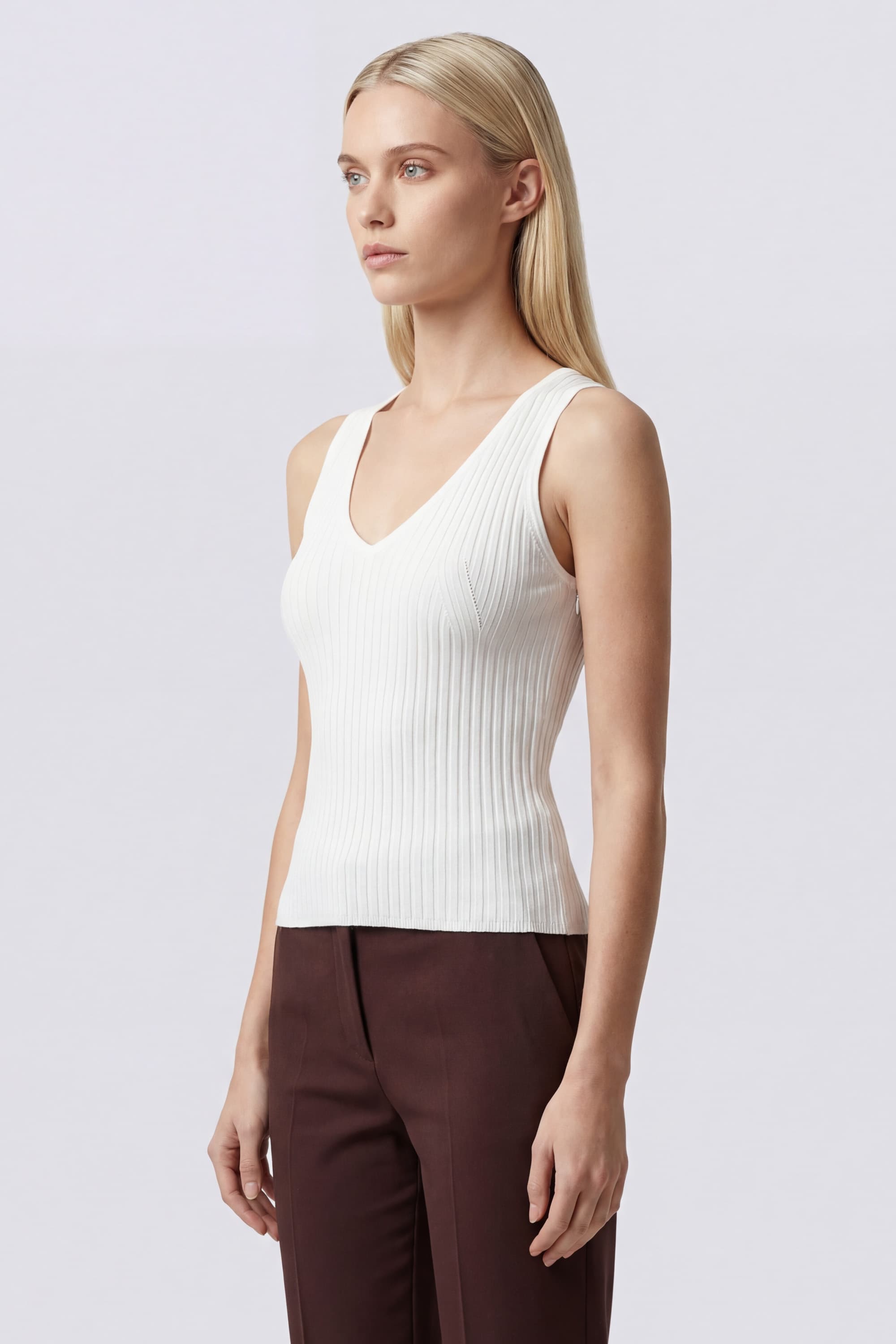 Ribbed Tank top with V-Neckline - Image 3