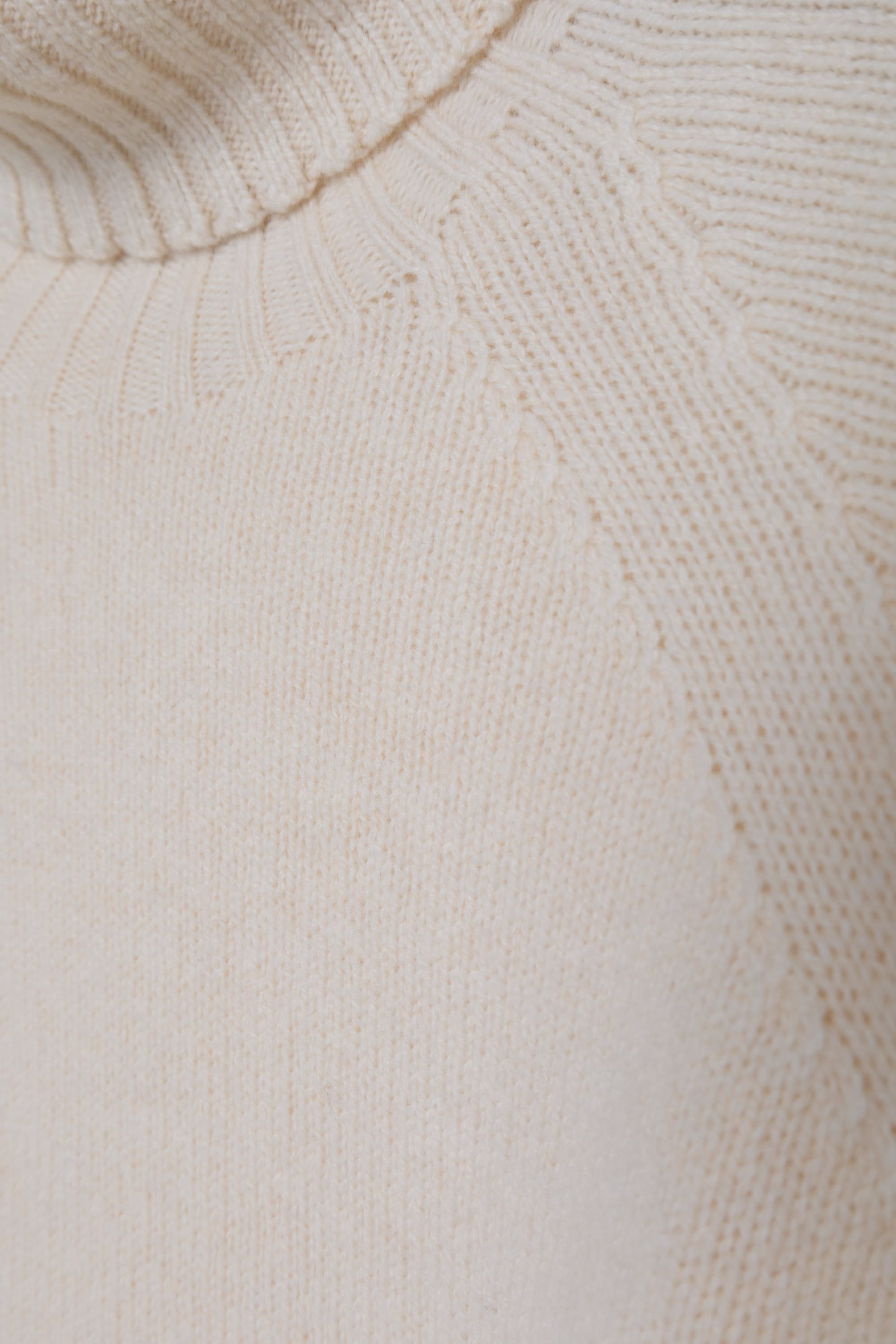 Dolcevita in Lambswool - Image 4