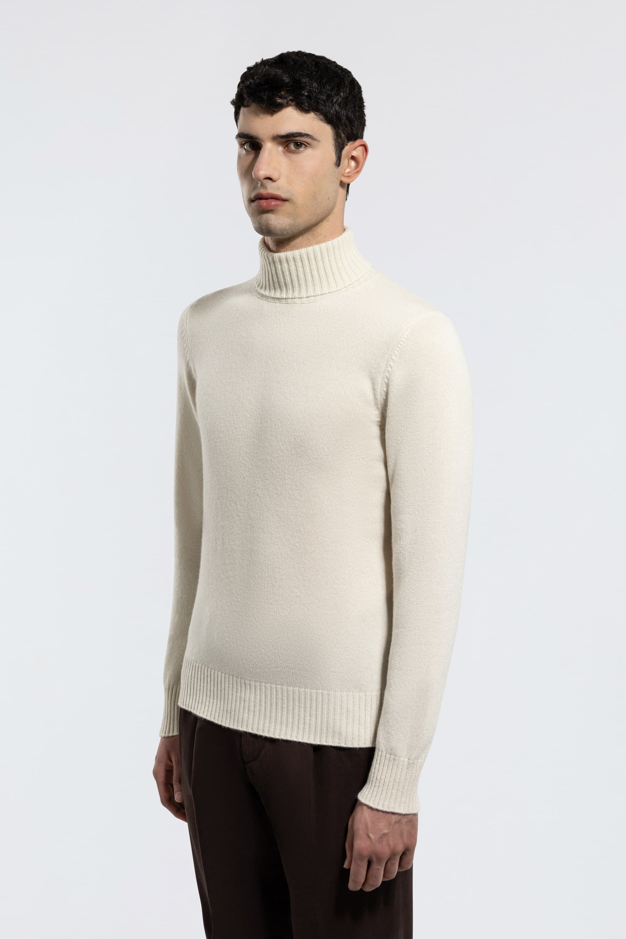 Maglia Dolcevita in Cashmere - Image 3