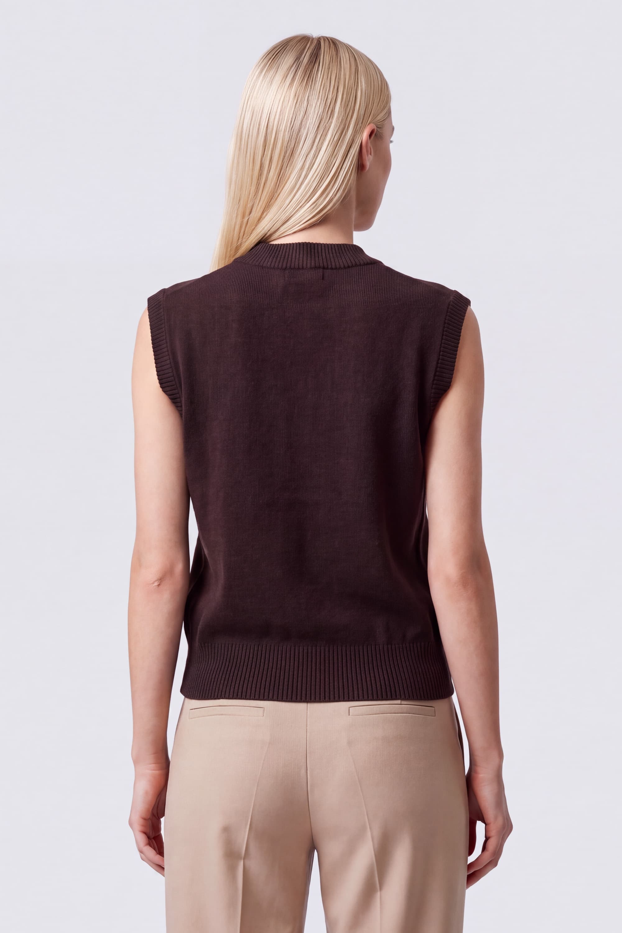Extrafine Merino Wool Gilet - Image 5